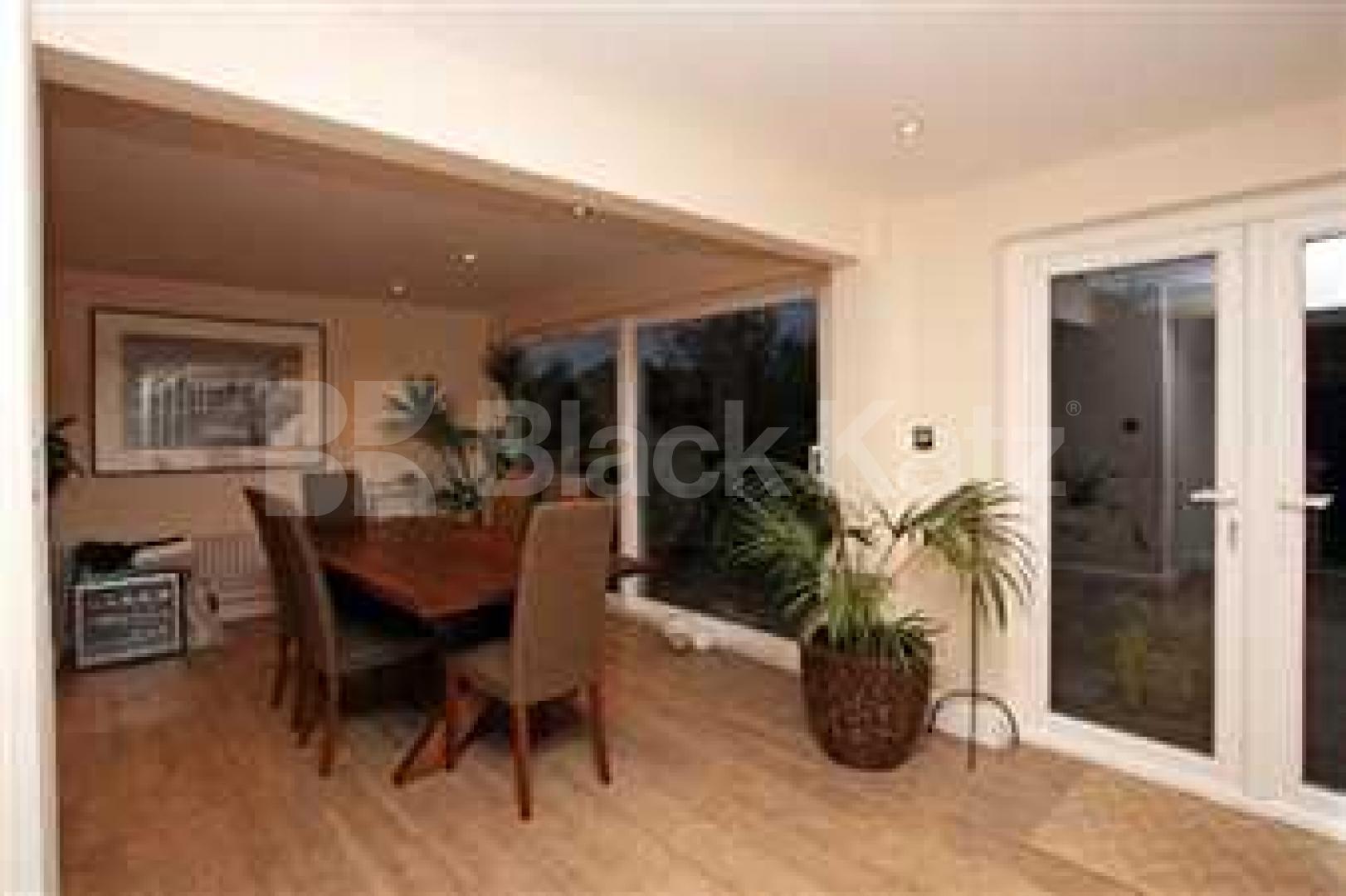 			4 Bedroom, 1 bath, 1 reception House			 Harcourt Road, Alexandra Palace